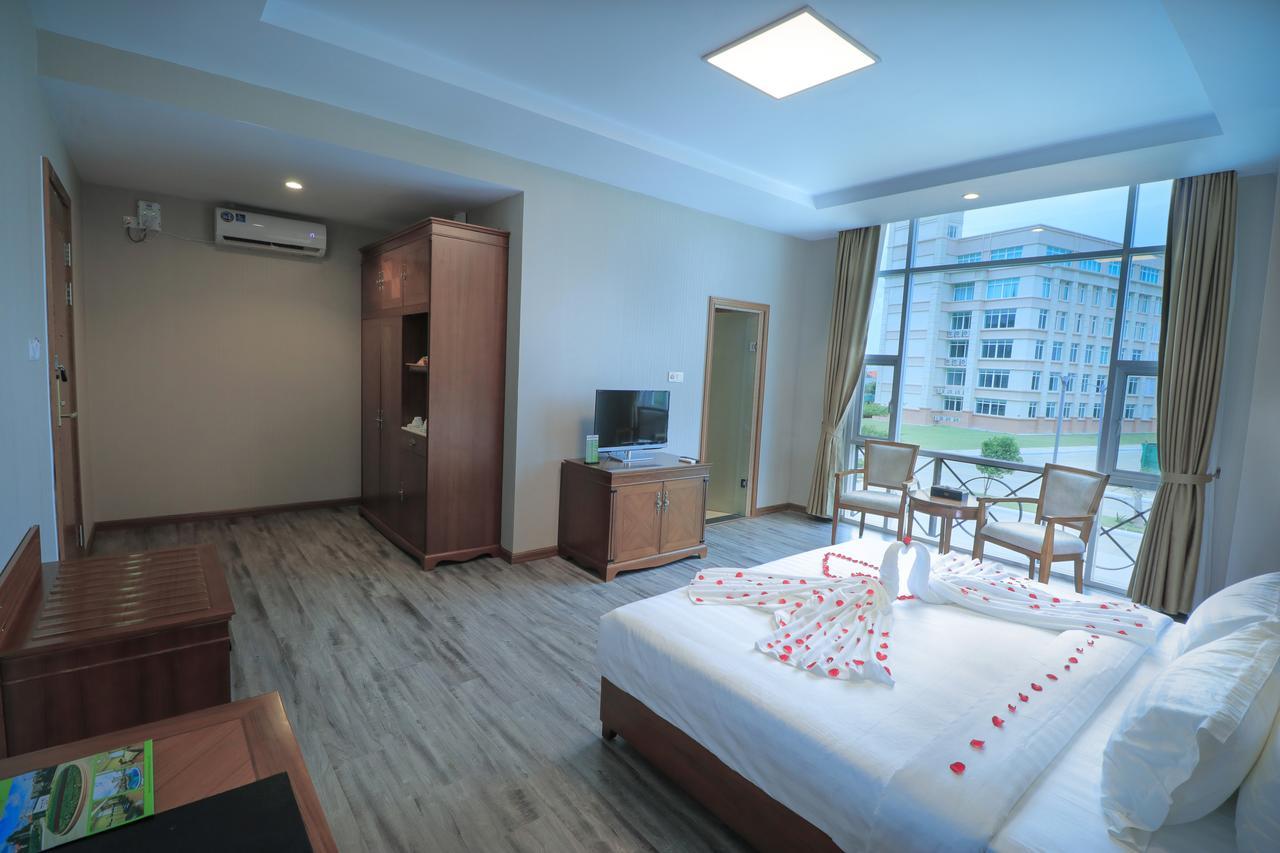 The Hotel Grand Ace Naypyidaw Exterior foto